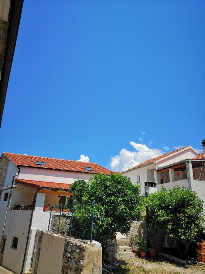 Apartments Milevcic Jelsa Kültér fotó